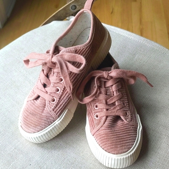 Cat & Jack Other - Girls' Cat & Jack Corduroy Lace-Up Sneakers - Size 13